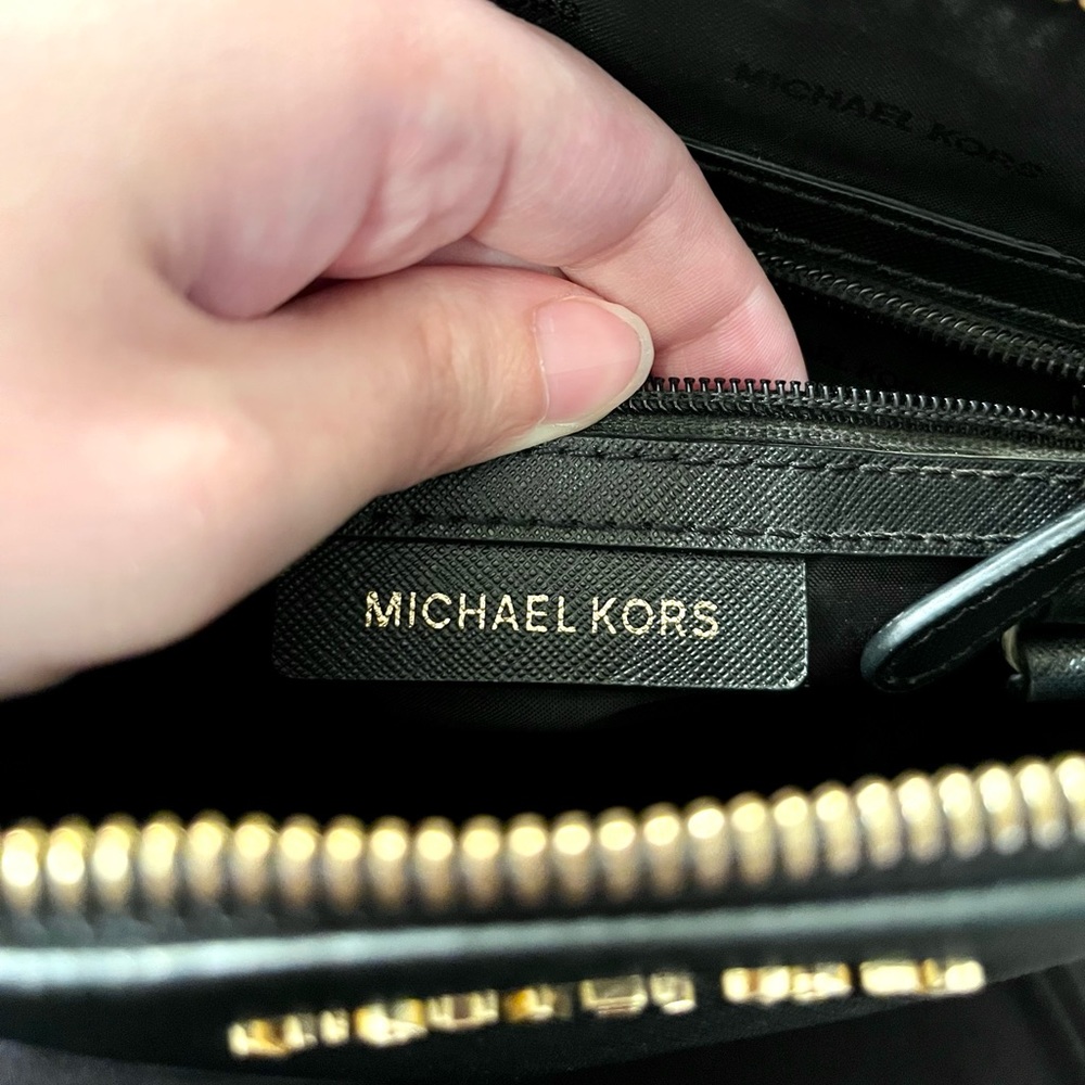 Michael Kors Cindy Dome Cross Body Bag - Picture 9 of 9